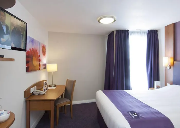Premier Inn Edinburgh Central